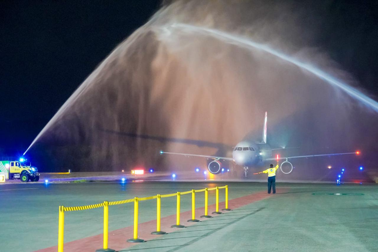Recibe Puerto Escondido el segundo vuelo por temporada invernal proveniente de Toronto, Canadá: Sectur Oaxaca