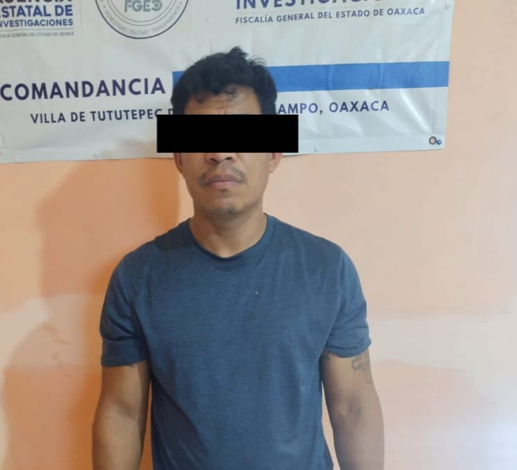 Fiscalía de Oaxaca ejecuta orden de aprehensión contra hombre por agredir a su madre tras conflicto por un terreno en la Costa de Oaxaca