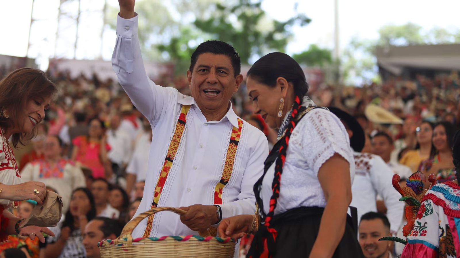 Realiza Oaxaca consulta histórica para revocar mandato de gobernador