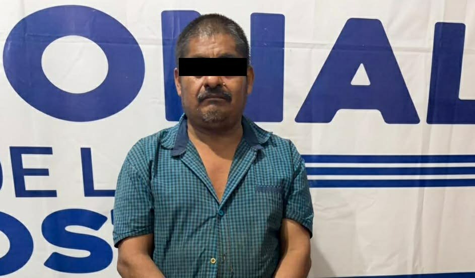 Realizan cateo y detienen a una persona por homicidio cometido por grupo armado; aseguran arma y drogas
