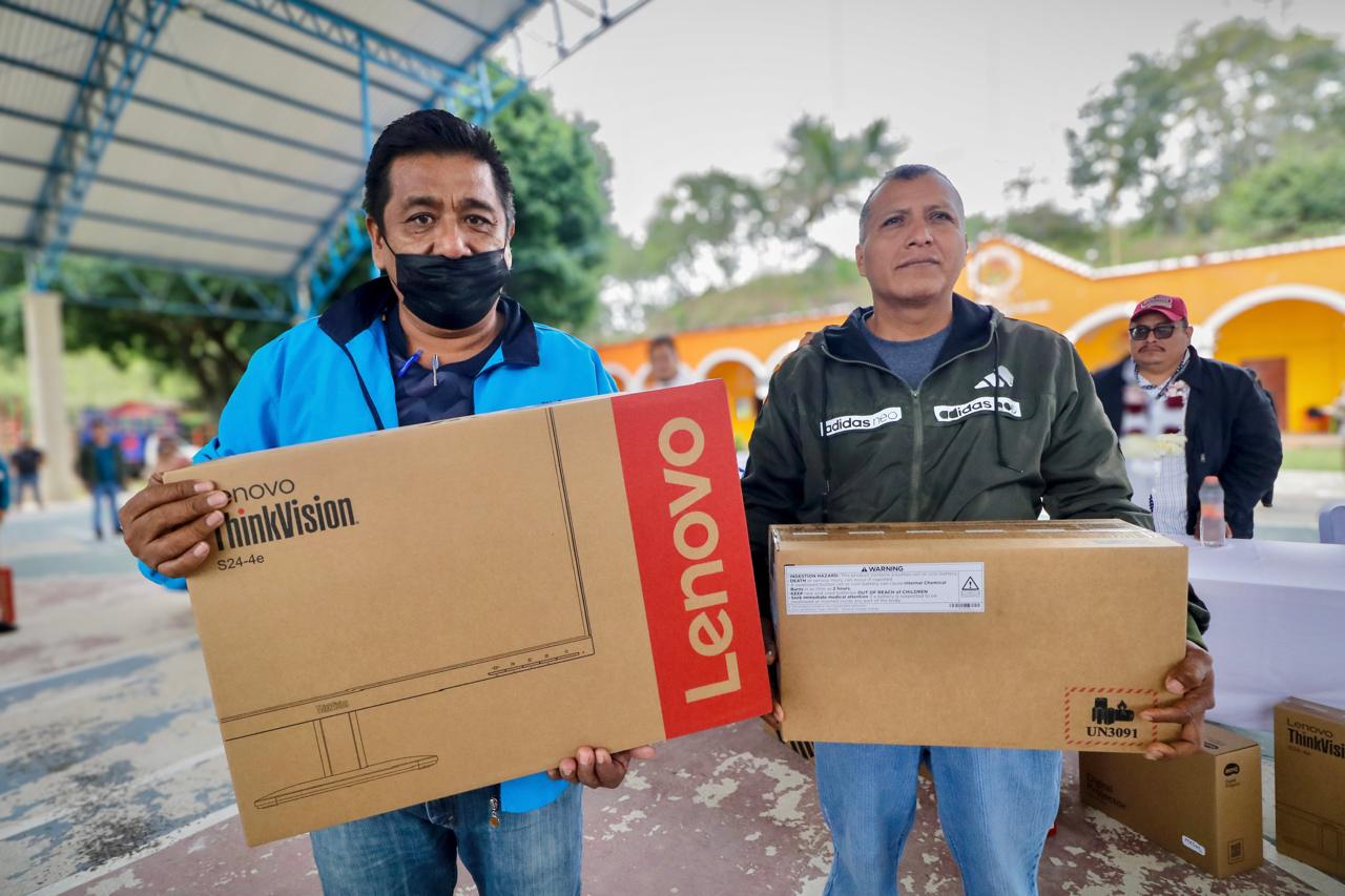 Entrega IEEPO equipo tecnológico a 360 escuelas del Istmo de Tehuantepec y Sierra de Juárez