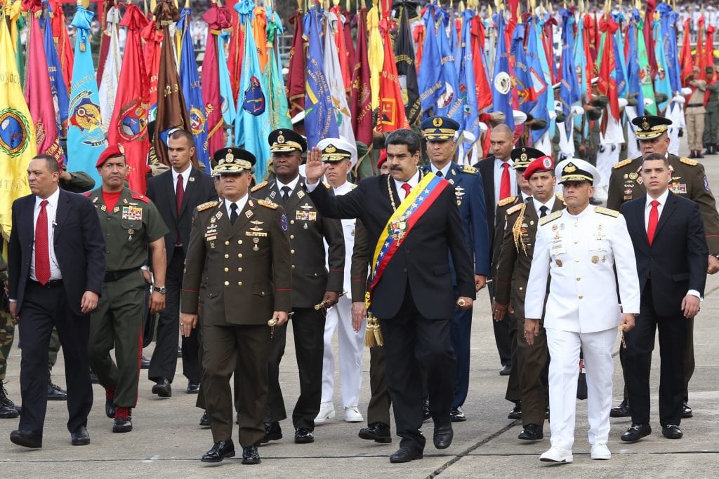 Revela exanalista de CIA pagos millonarios a generales venezolanos