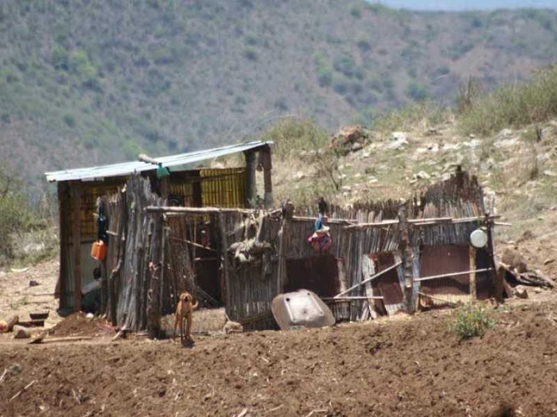 Ubica Oaxaca tercer lugar nacional en pobreza extrema con 694 mil personas