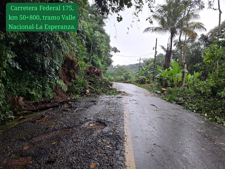 Volcó camioneta Nissan en la federal 175 y dejó cinco lesionados