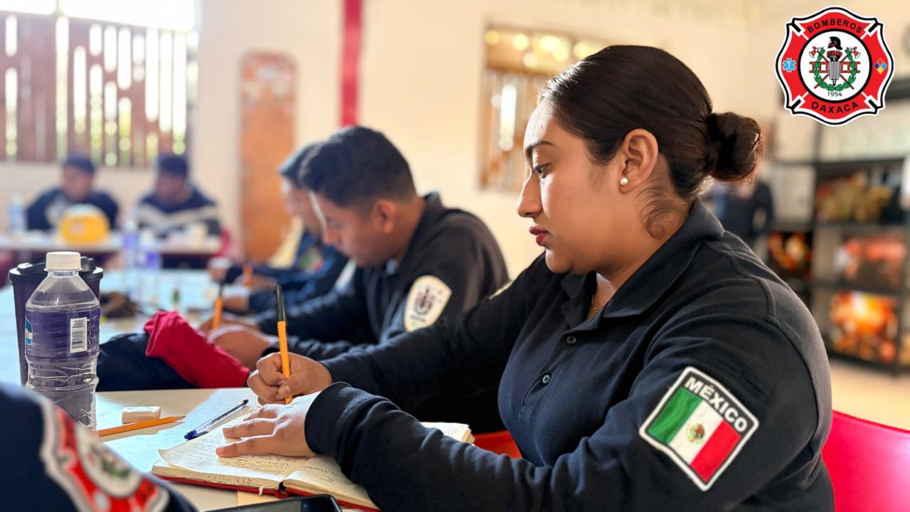 Bomberos de Oaxaca fortalecen capacidades en combate de incendios forestales con apoyo de la COESFO