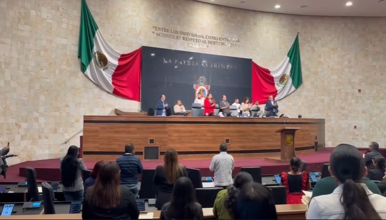 Guardan diputadas y diputados minuto de aplausos y silencio por oaxaqueños y soldados caídos en Jalisco