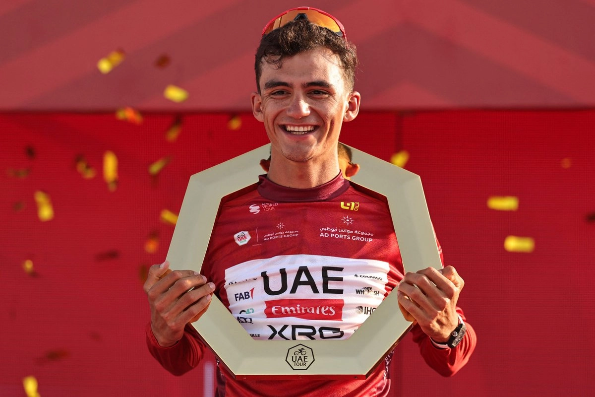 Isaac del Toro conquista el UAE Tour 2026 con precisión impecable