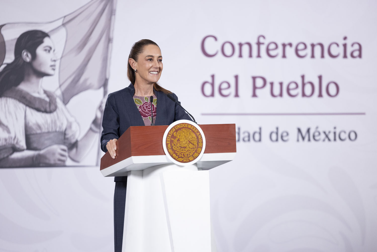 Claudia Sheinbaum defiende reforma electoral para que el pueblo elija plurinominales