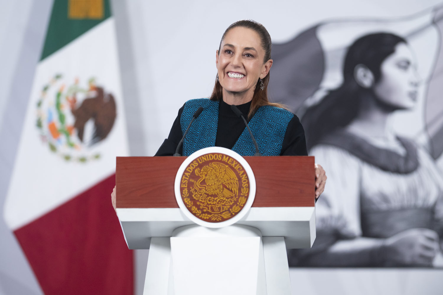 Claudia Sheinbaum impulsa credencial universal de salud