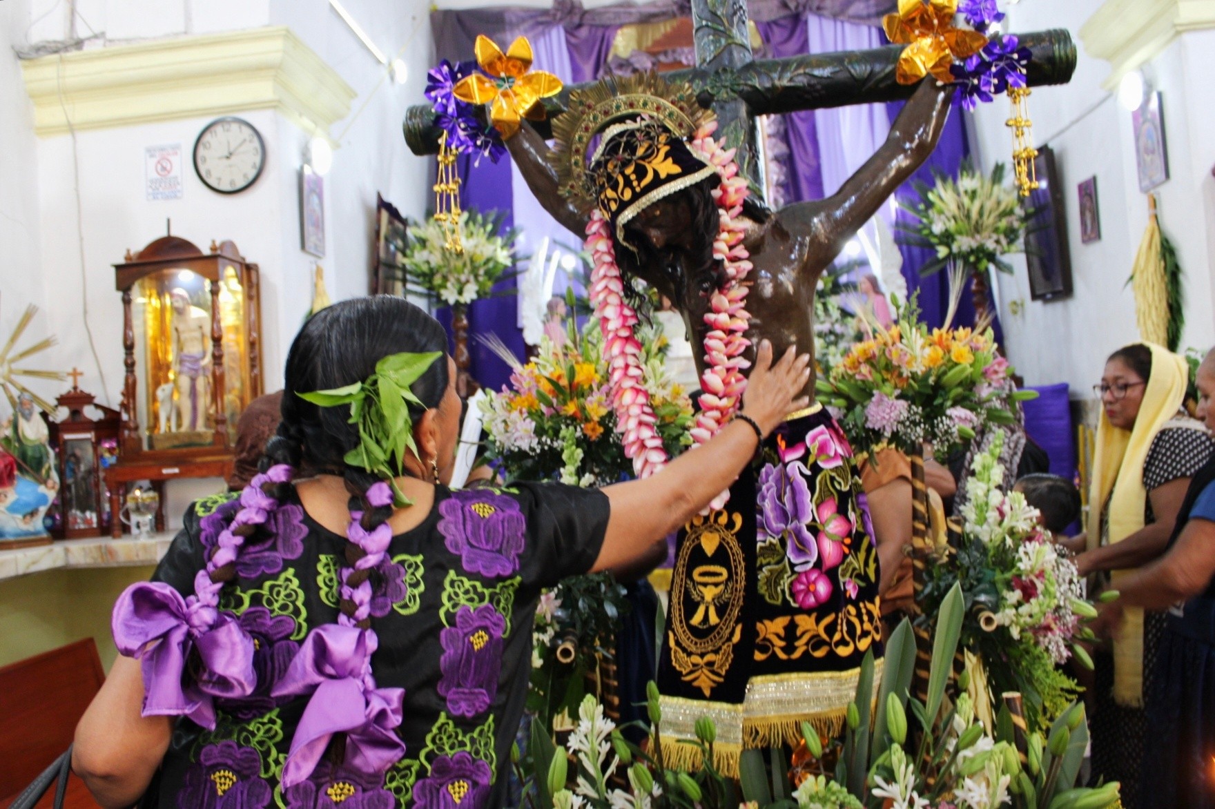 Conmemoran fieles de El Cerrito el tradicional lavatorio al Señor de la Merced