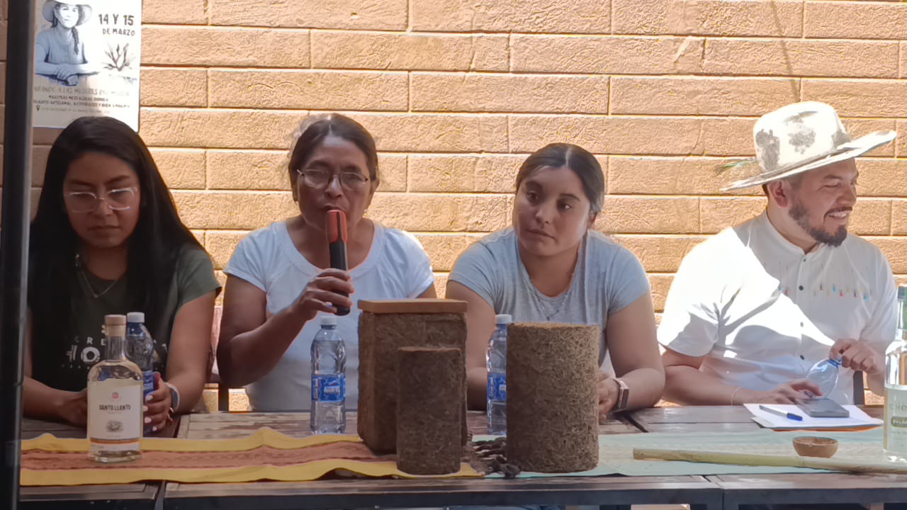 Realizarán encuentro de maestras mezcaleras “Mujeres de Maguey y Fuego” en Ánimas Trujano