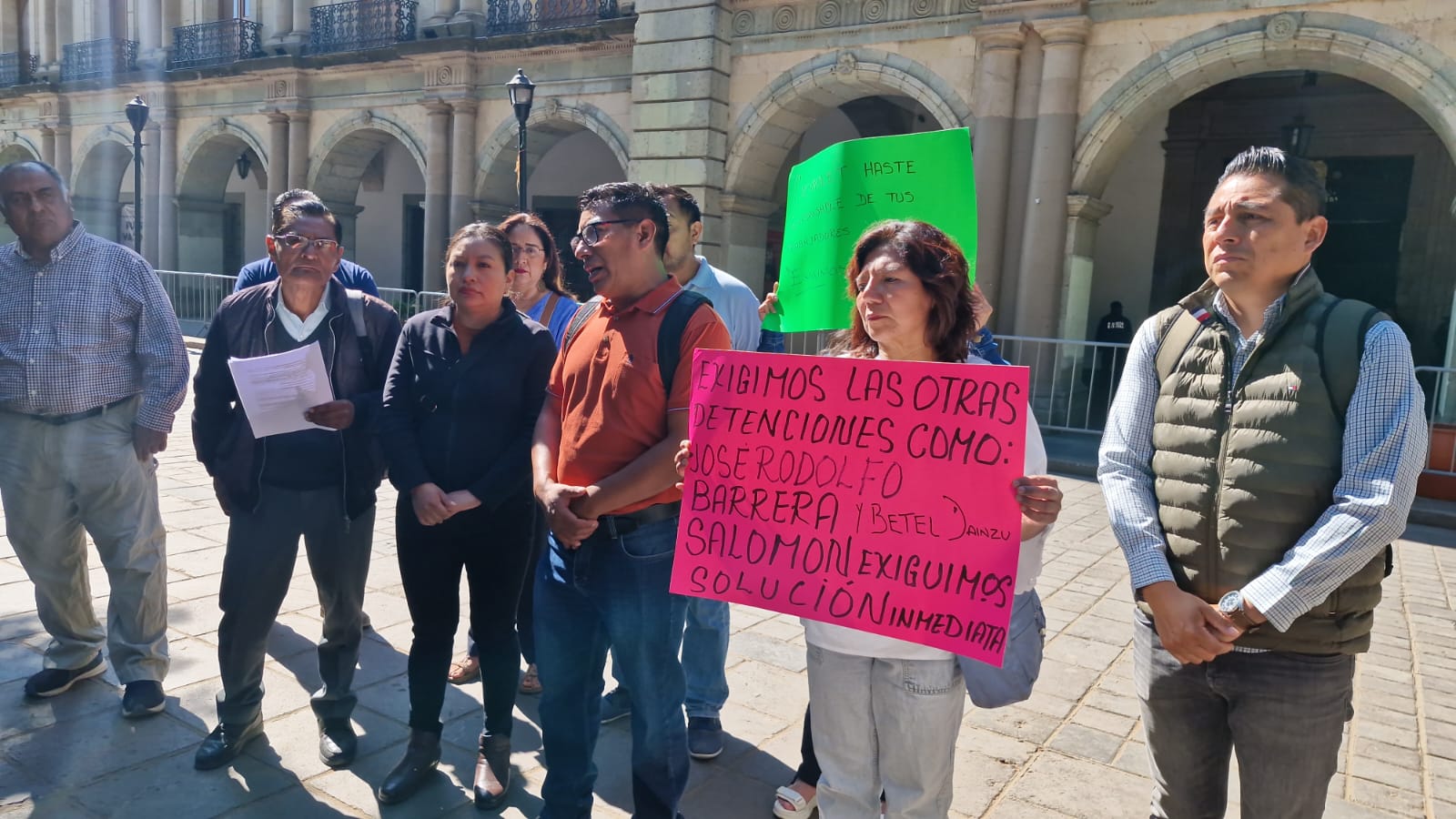 Exigen defraudados de Chevrolet recuperar su dinero o vehículos; reconocen detenciones pero piden más acciones