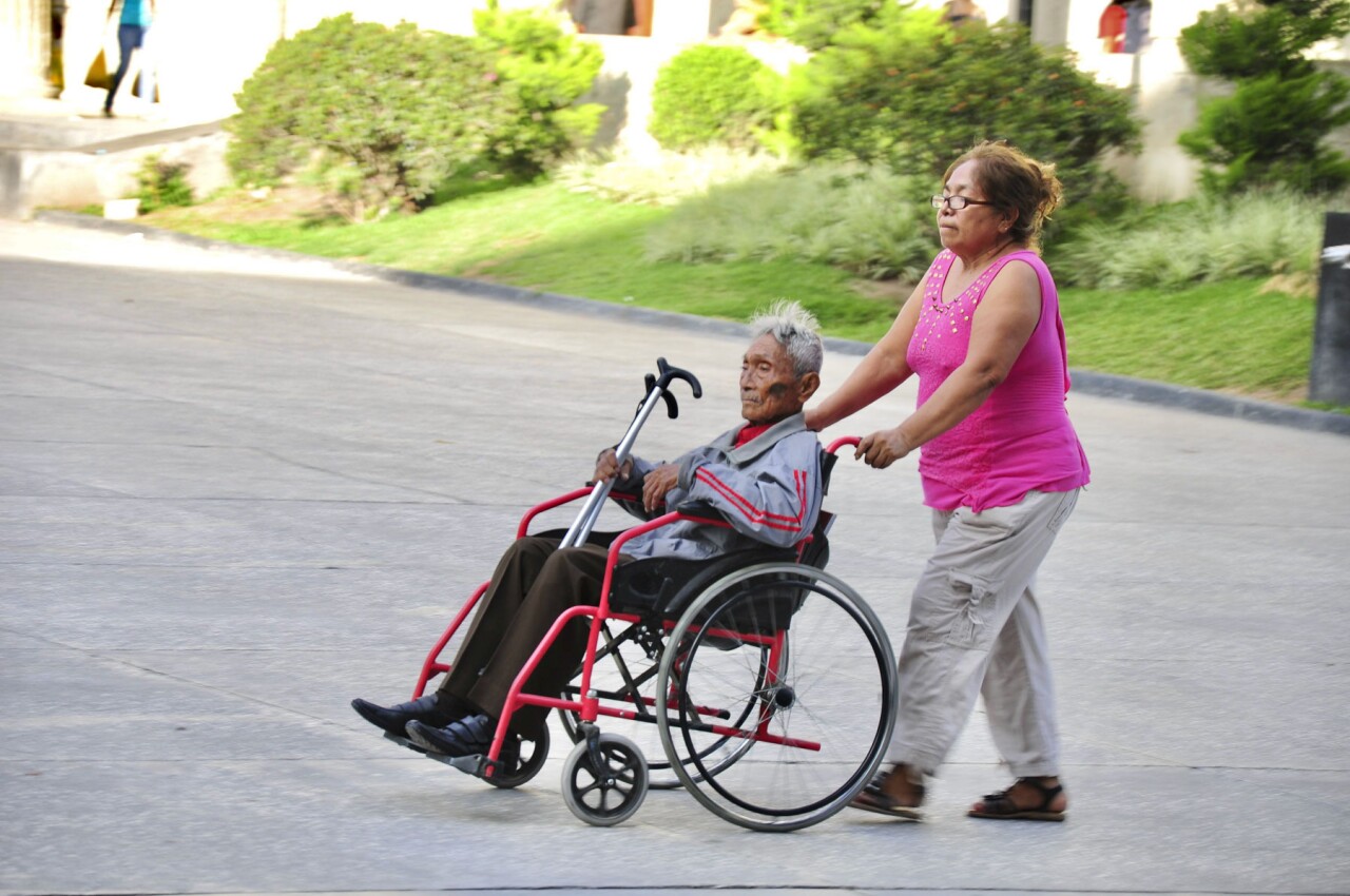 El trabajo de cuidados sin pago atrapa a tres de cada cuatro pobres en México