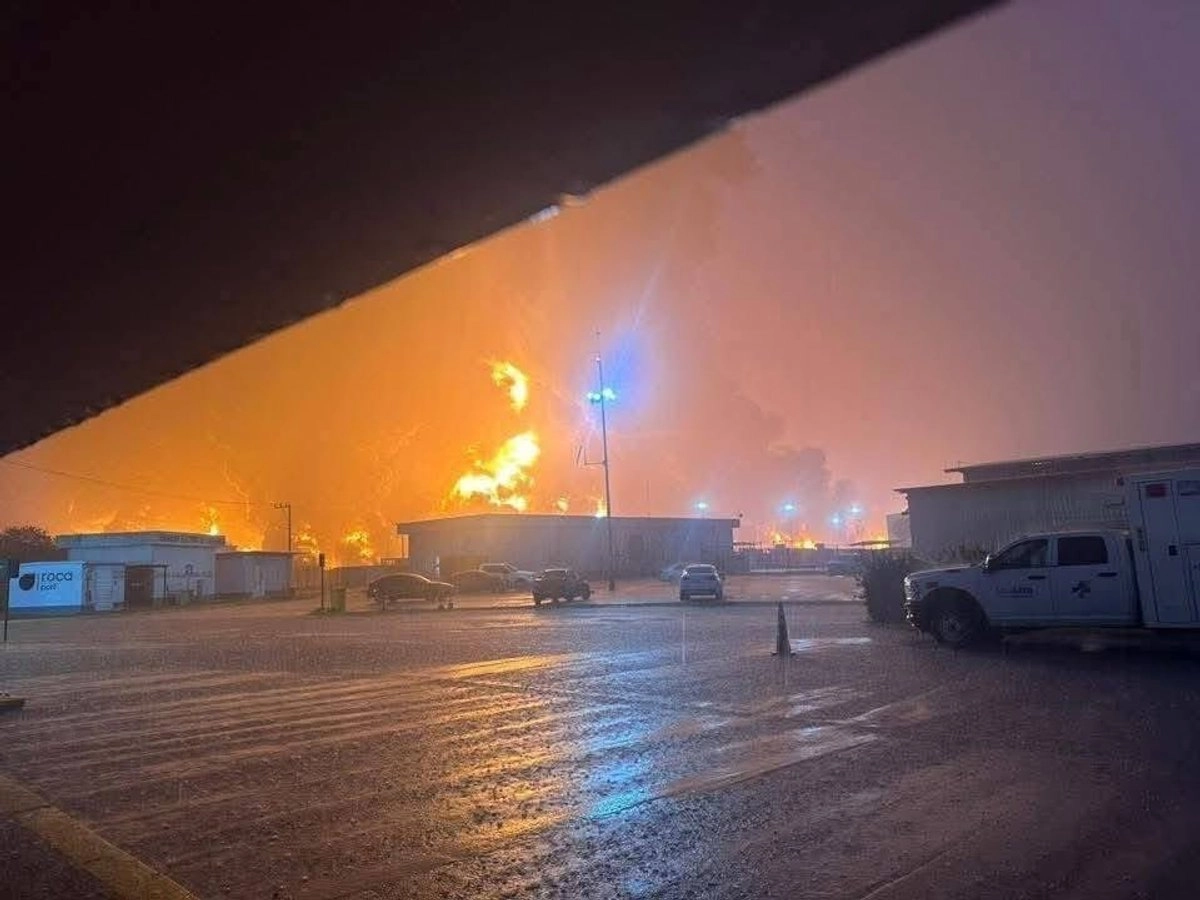 Incendio deja cinco muertos en inmediaciones de refinería Dos Bocas