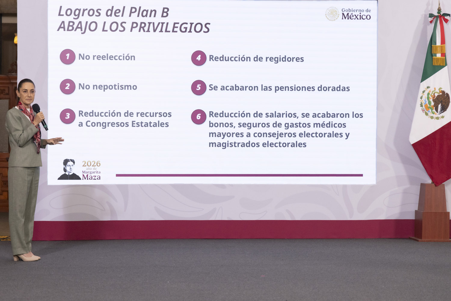 Celebra Sheinbaum aprobación del Plan B de reforma electoral en 20 congresos estatales