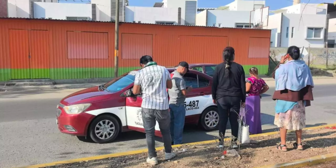 Fallece taxista mientras conducía en la avenida Ferrocarril de Oaxaca