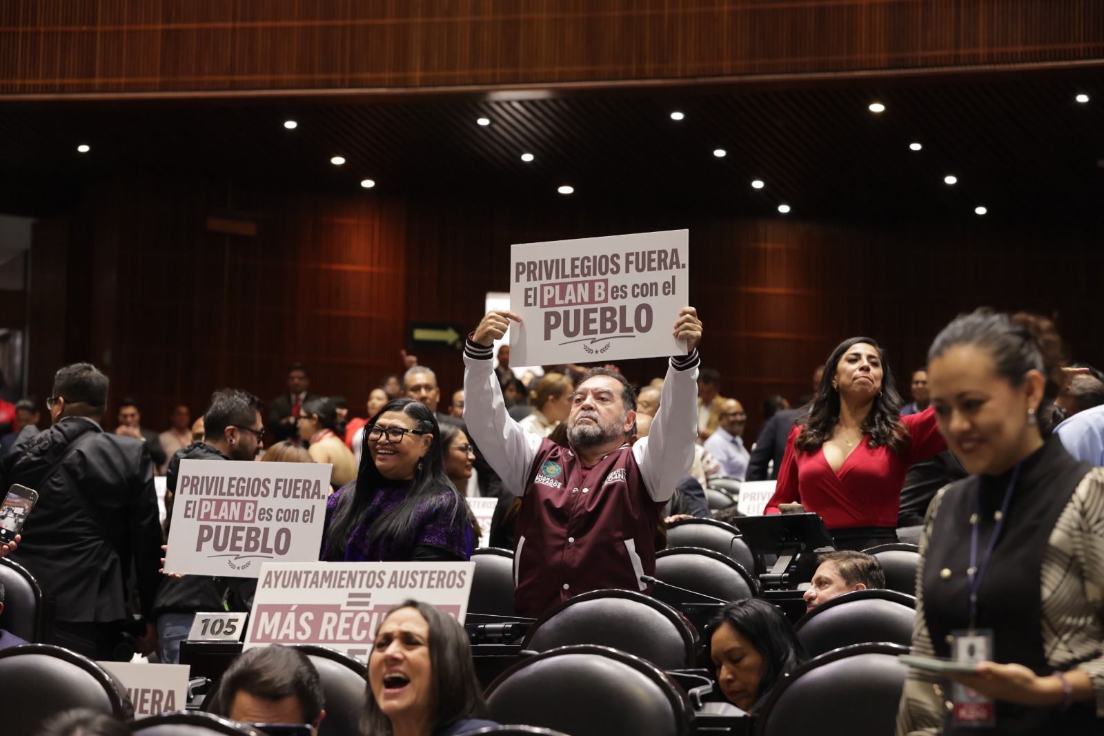 Plan B electoral avanza: Diputados aprueban en lo general una reforma recortada