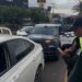 Se queda dormido en el semáforo por ir ebrio; fue detenido en Héroes de Chapultepec