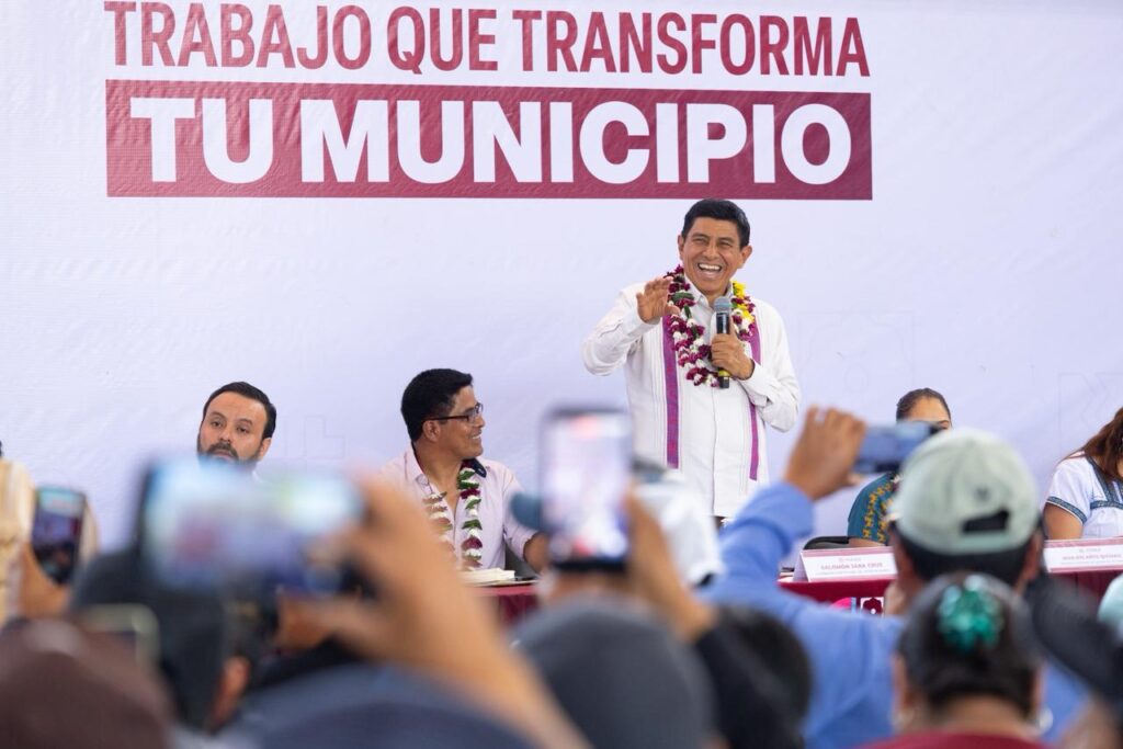 San Juan Mixtepec en el centro del Bienestar: recibe aparatos funcionales y dotaciones alimentarias