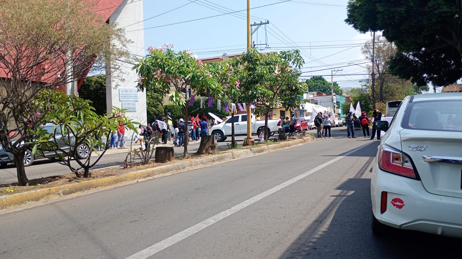 Reclaman castigo por asesinatos en San Mateo del Mar; bloquean vialidad en Oaxaca