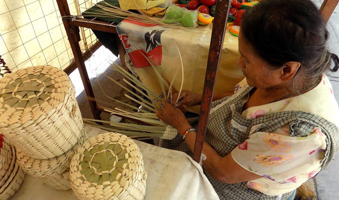 Artesanos de Oaxaca participan en Encuentro Nacional de Fibras Vegetales