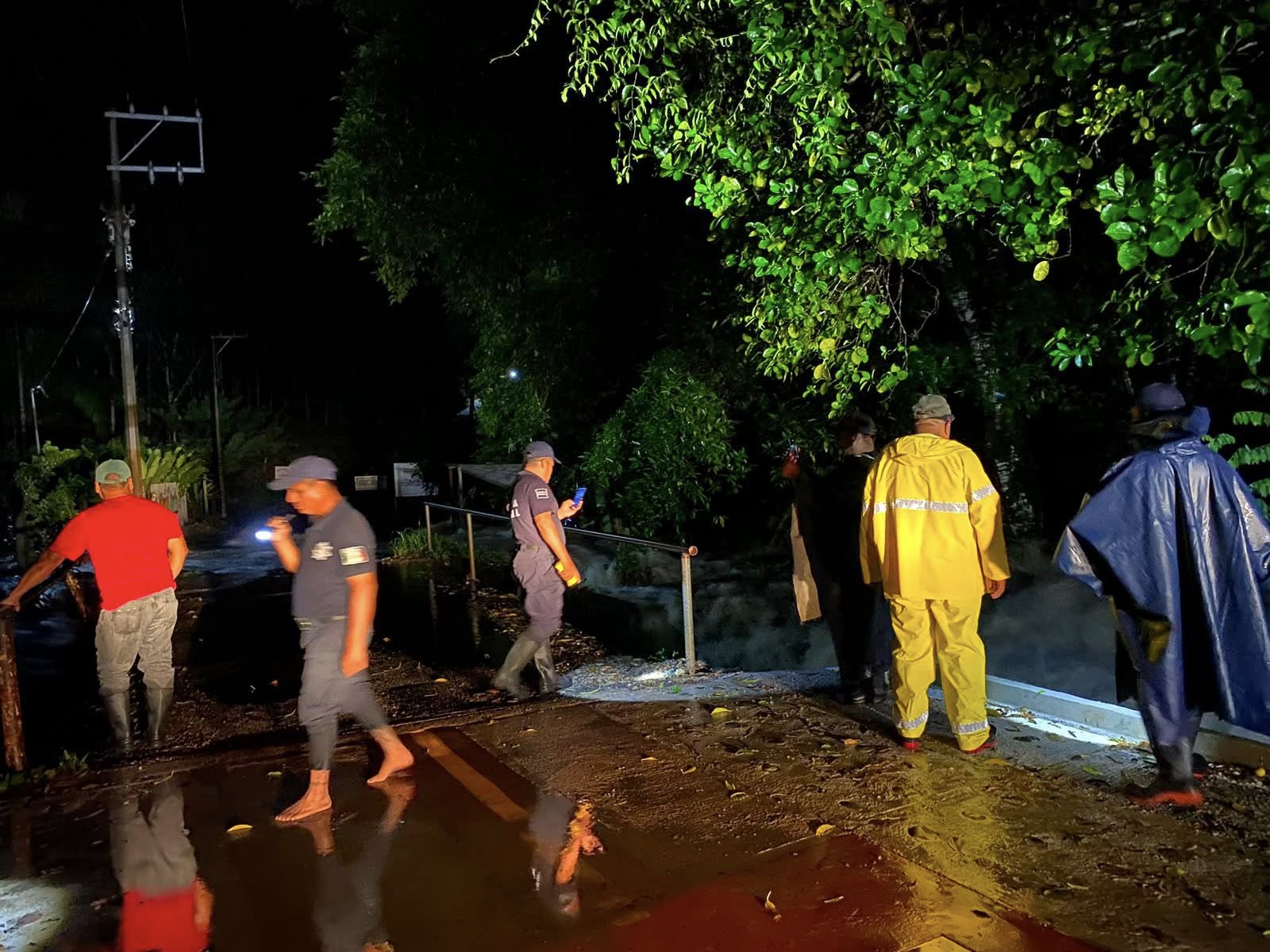 Fuertes lluvias provocan inundaciones en comunidad de Chiltepec