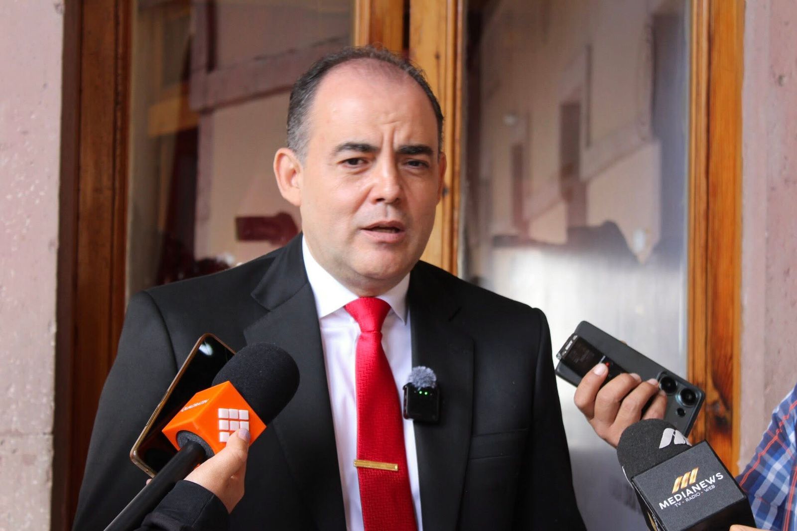 Pide disculpa presidente del Congreso de Michoacán por narcocorrido en recinto