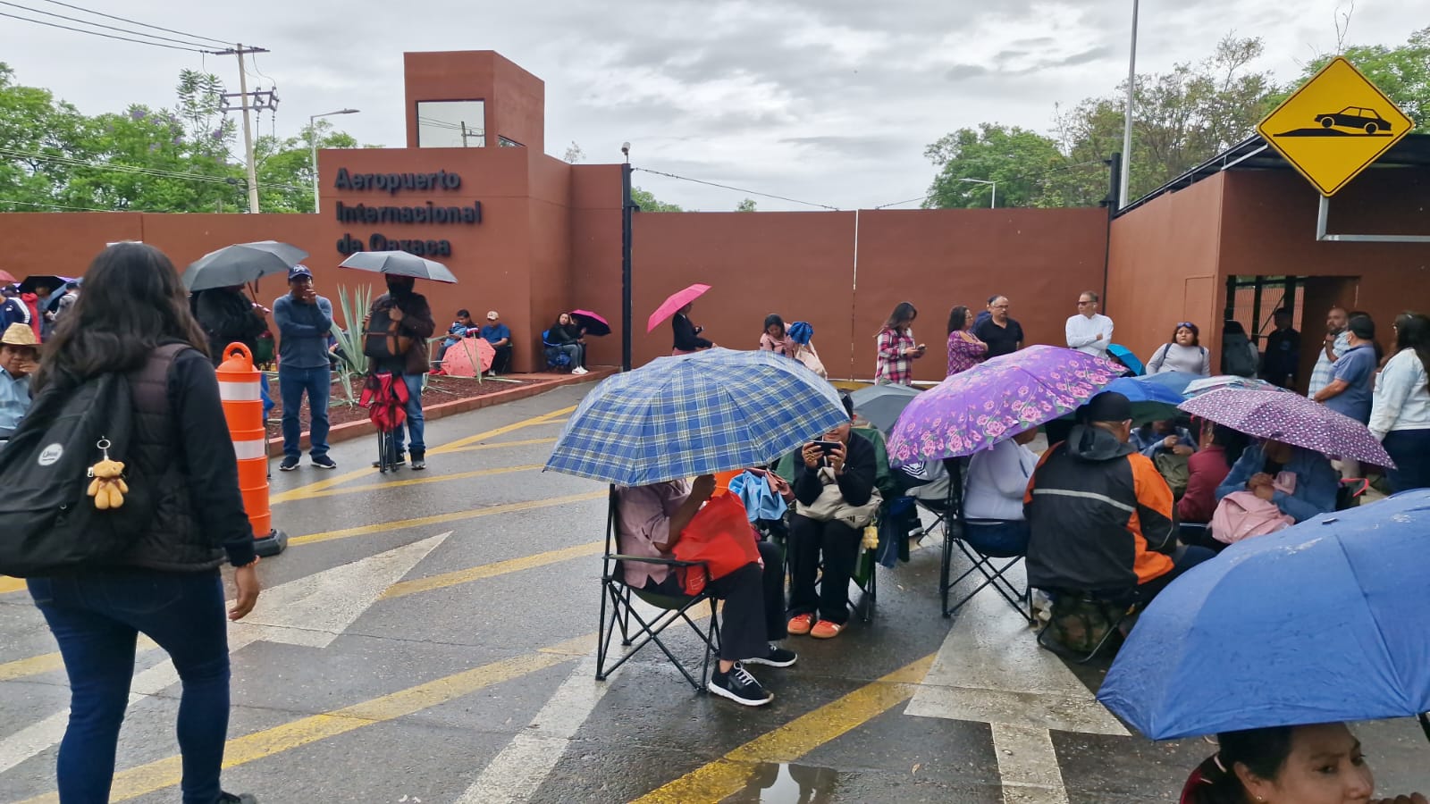 Sección 22 cumple tres semanas de paro con bloqueos en puntos estratégicos de Oaxaca