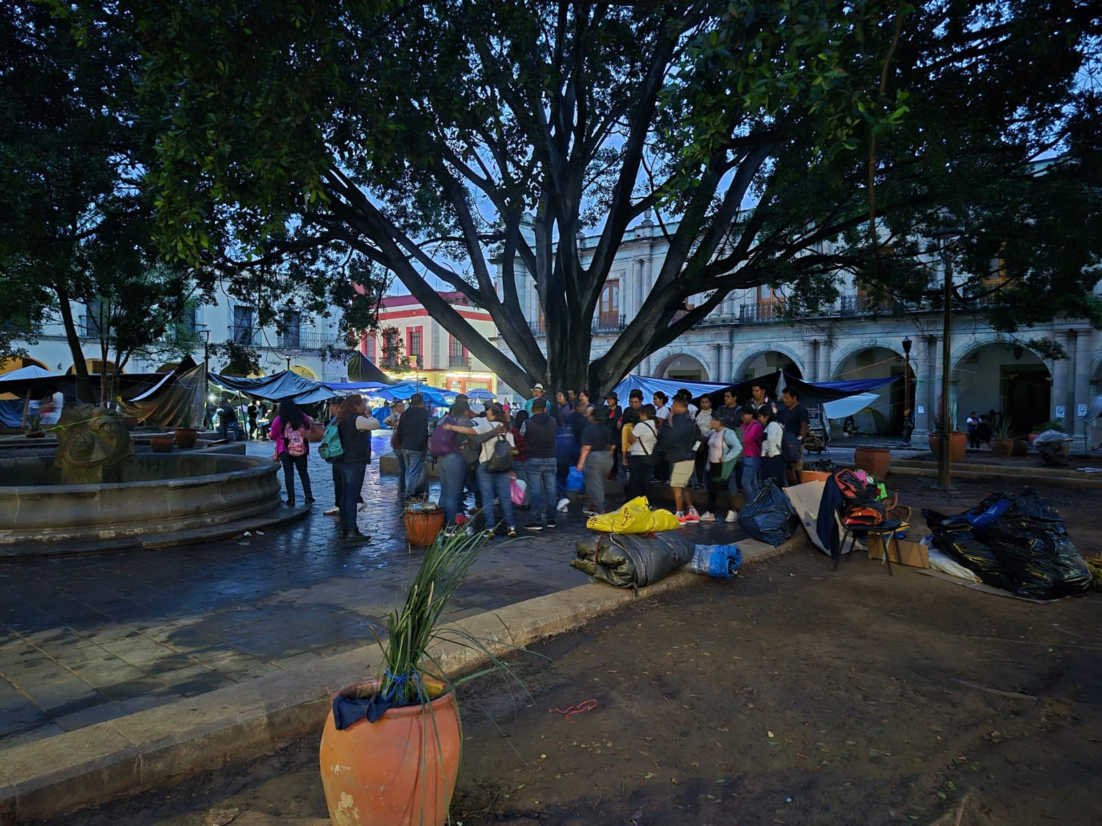 Sección 22 levanta plantón; más de un millón volverá a clases