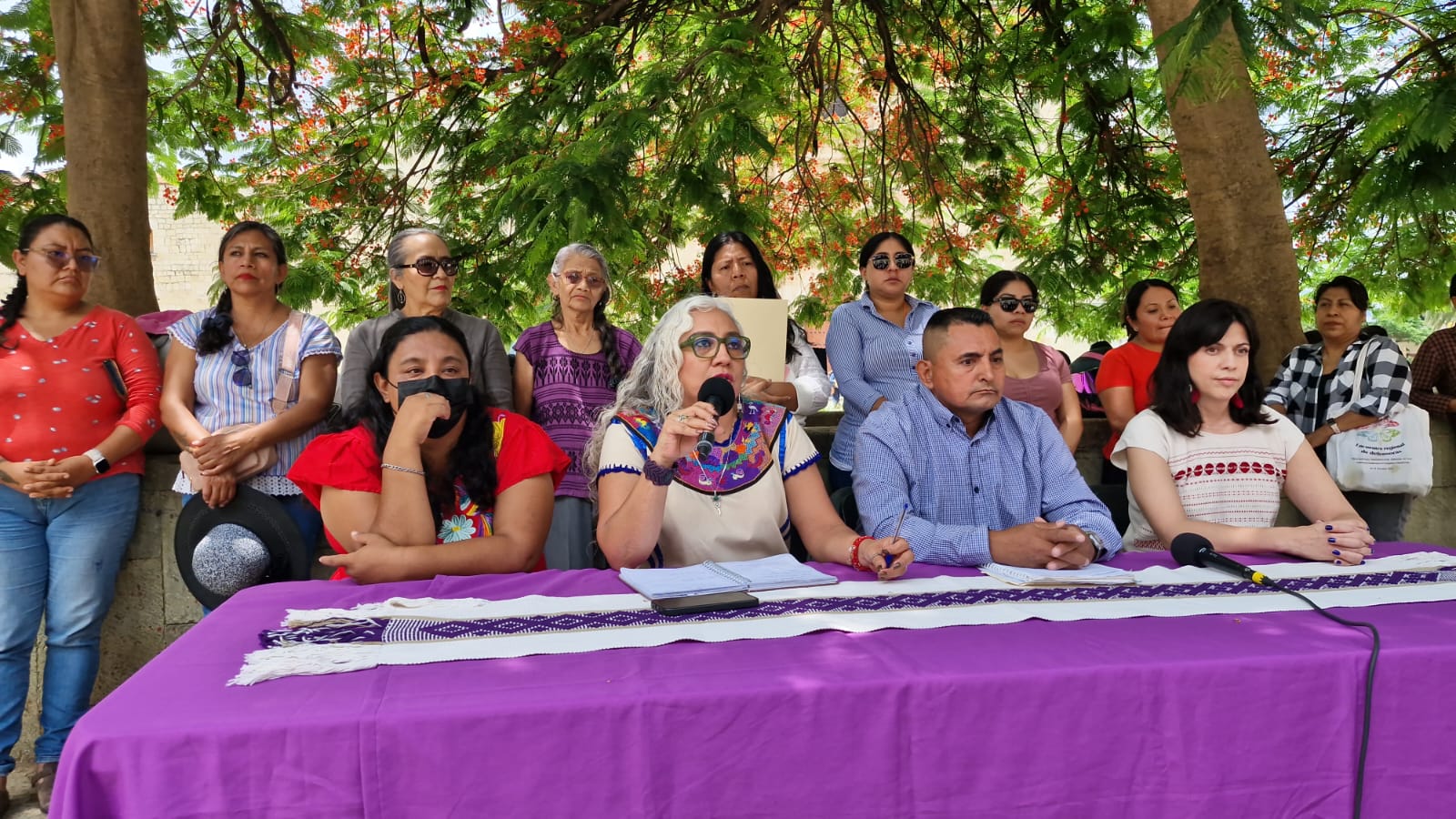 Denuncian tocamientos de maestro a 17 niñas en Tehuantepec