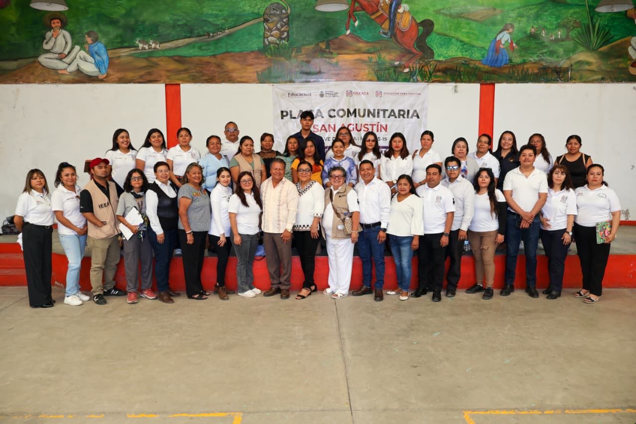 Entrega IEEA certificados de estudios a personas que concluyeron nivel básico educativo en San Agustín de las Juntas