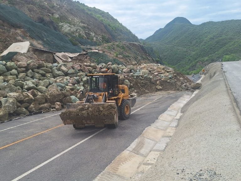 Aprueban e inician reconstrucción de El Tornillo en la autopista Mitla-Tehuantepec