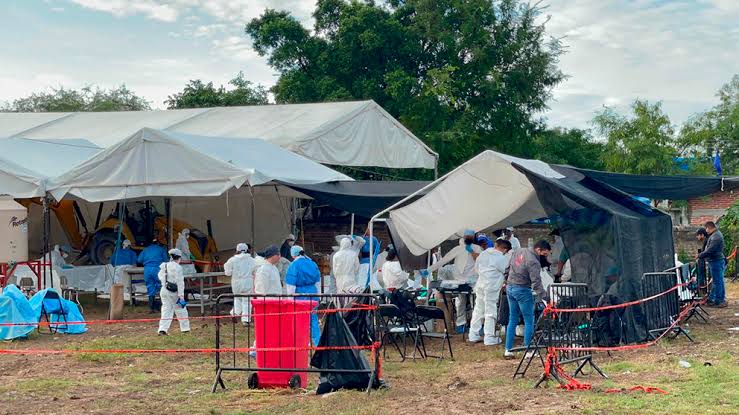 Recuperan un centenar de cuerpos en fosas de Jojutla