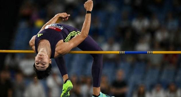 Erick Portillo conquista oro en salto de altura en Ostrava