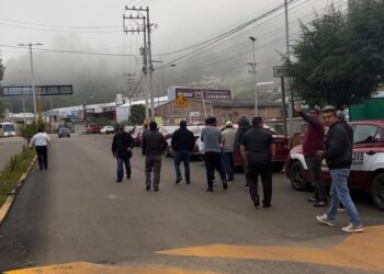 Transportistas de la Mixteca llevan protesta a Oaxaca; rechazan permisos para mototaxis en Chalcatongo