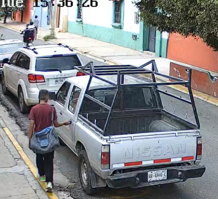 Alertan por intento de robo a vehículo en el Centro de Oaxaca