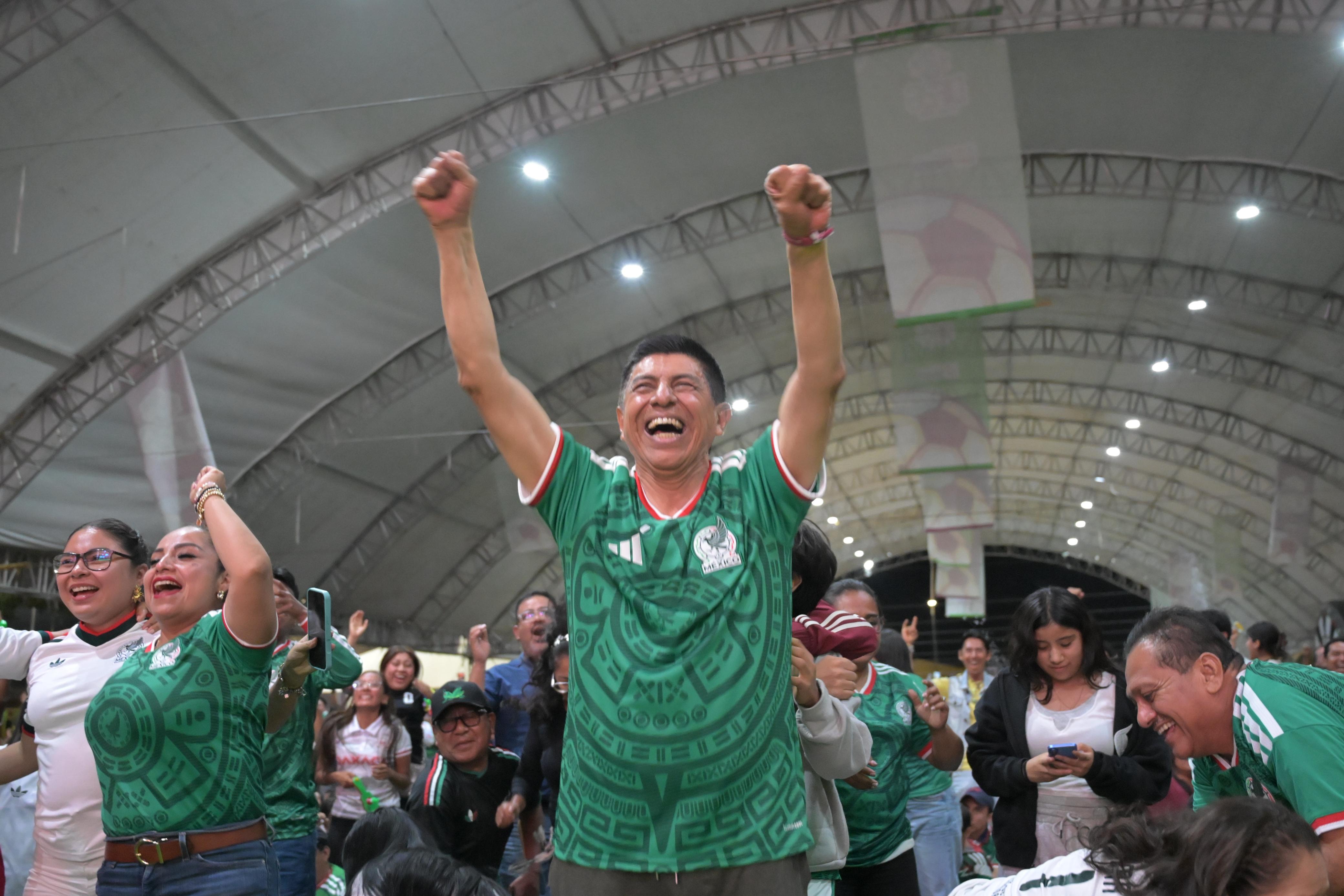 Con victoria 2-0 ante Ecuador, México llega al quinto partido de una justa mundialista después de 40 años