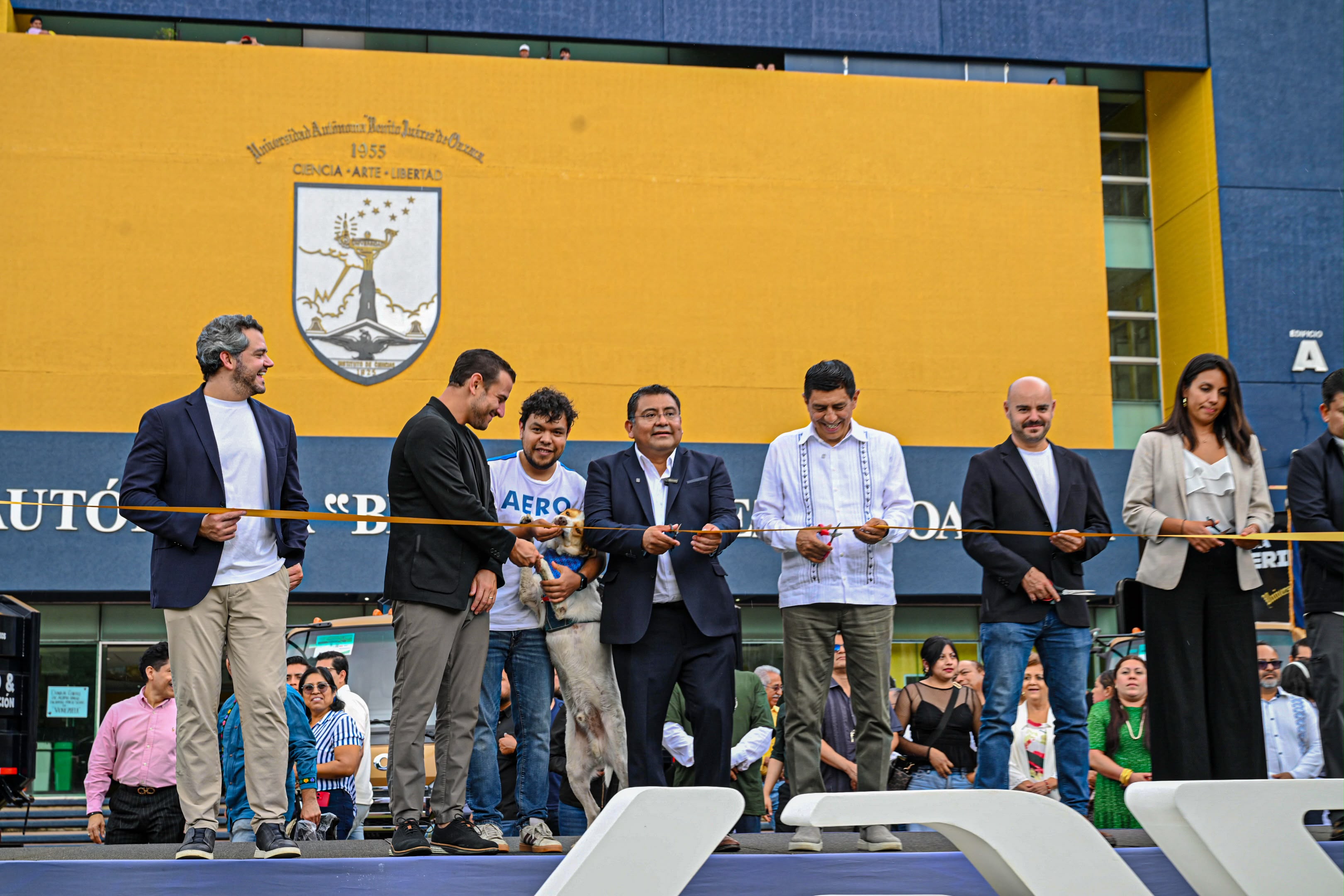 La UABJO recibe histórico respaldo gubernamental y empresarial sin precedentes