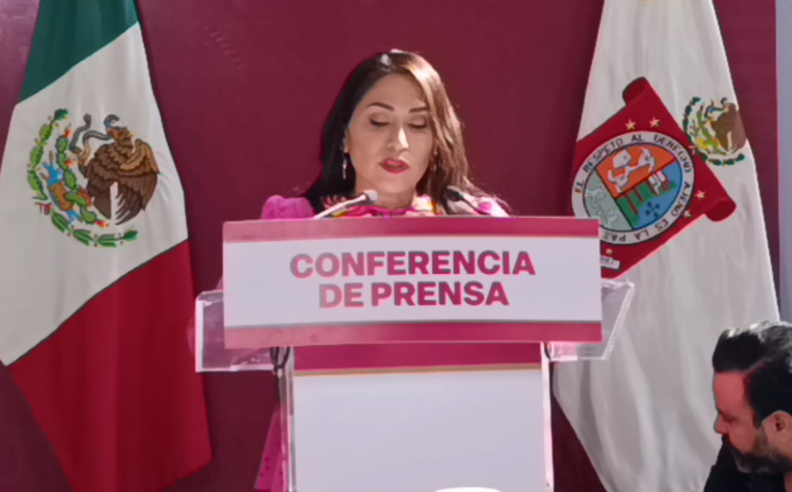 Semovi mantiene diálogo con transportistas por reordenamiento vial en Oaxaca