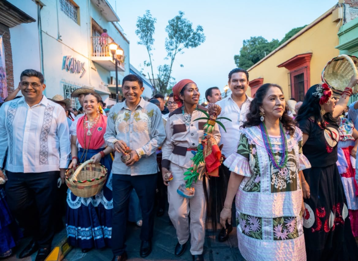 Algarabรญa, mรบsica, danza y tradiciรณn inundan las calles del Centro Histรณrico durante la primera Calenda de las Culturas