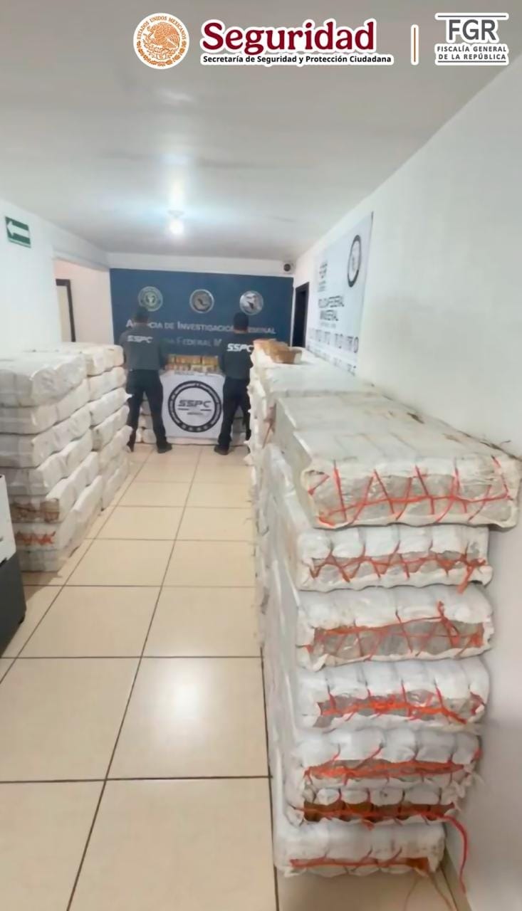 En Sonora, autoridades federales aseguran más de tres toneladas de metanfetamina ocultas en alimento para ganado