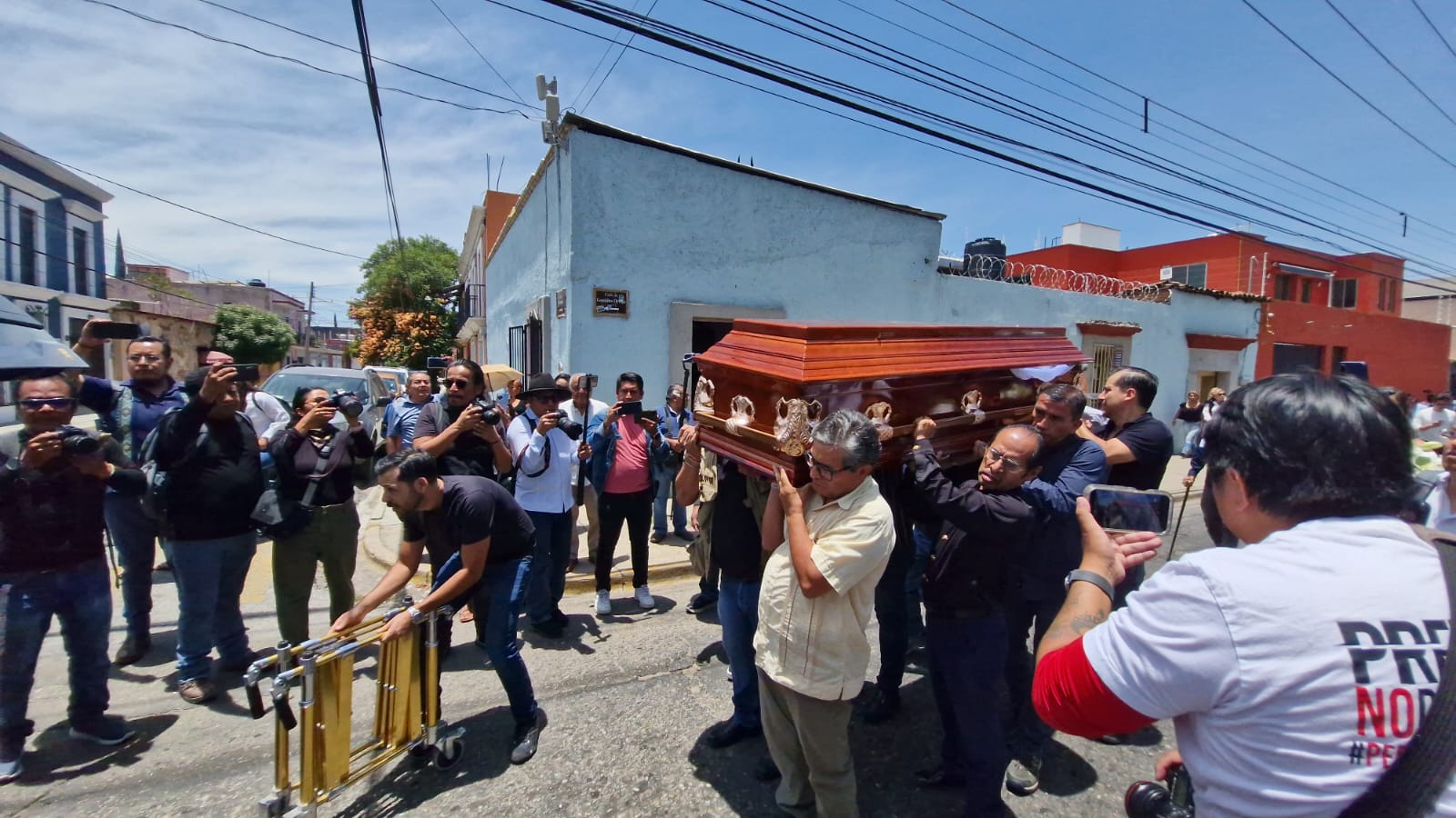 Dan último adiós a Alejandro Leyva; exigen justicia y FGR atrae investigación