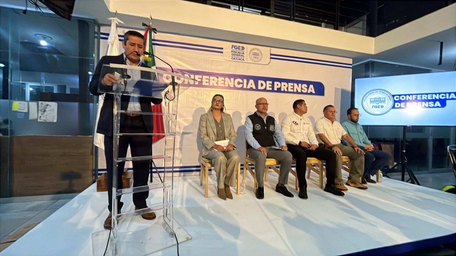 Fiscalía de Oaxaca presenta a cuatro personas por crimen de Alejandro Leyva Aguilar